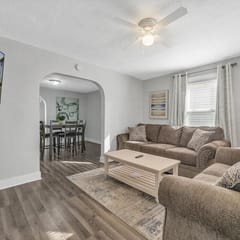 Cozy Home with Wi-/fi & Large Deck