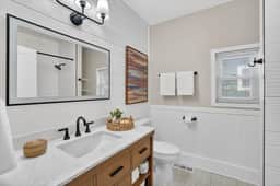 Blue Breeze Bungalow + 2 bd/1 bth + Near Downtown & East Lansing - Image 2