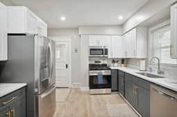 Modern Capitol Oasis + 3 bd/2 bth + Firepit - Image 5