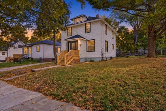 Comfort Calling | Renovated 4BR Near MSU - Image 1