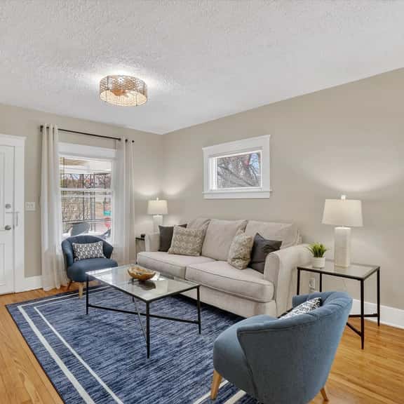Blue Breeze Bungalow + 2 bd/1 bth + Near Downtown & East Lansing - Image 1